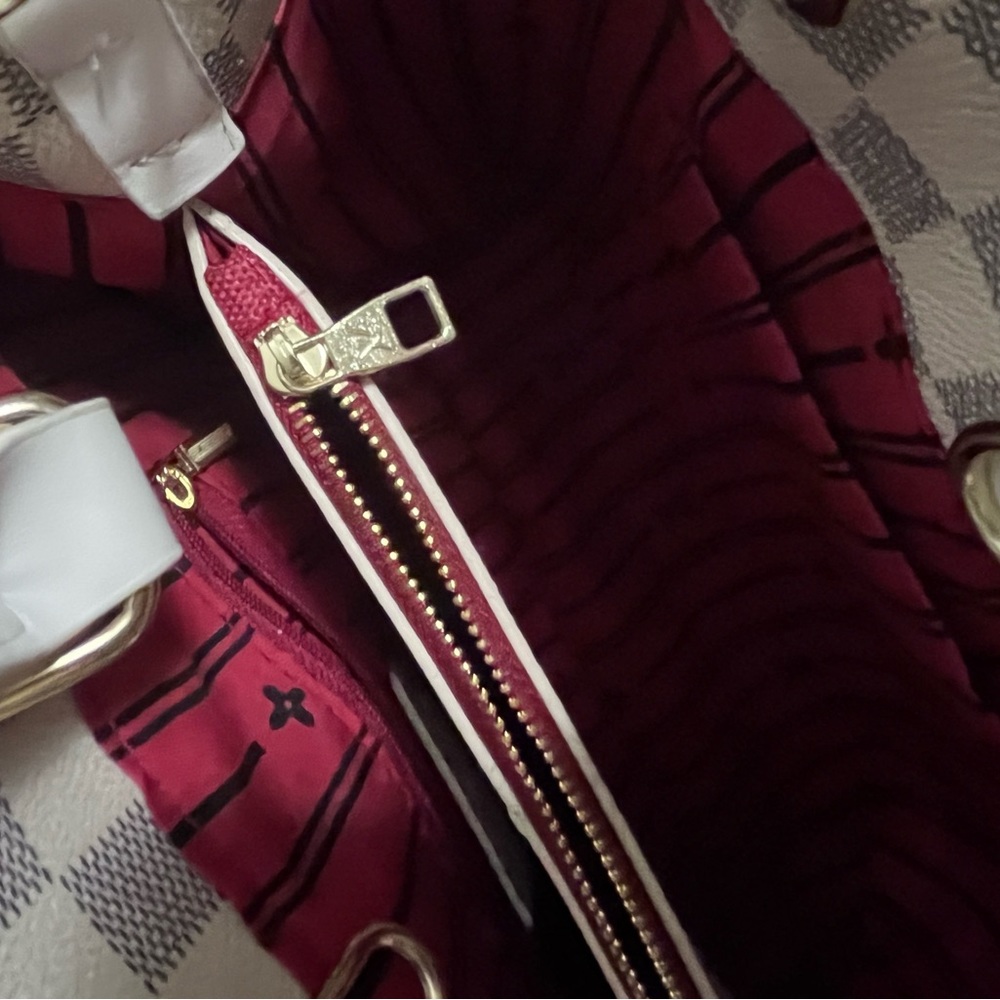 Purse - Picture 5 of 8